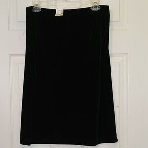 Intrigue black velour skirt  Sz XL NWT
